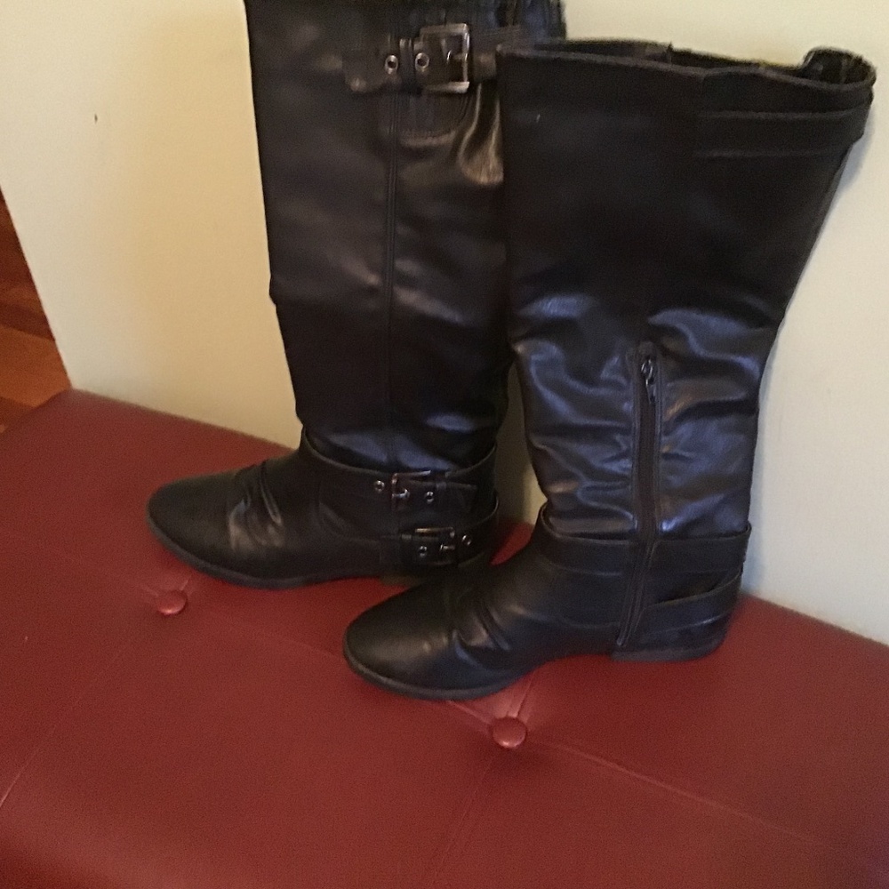 Black boots